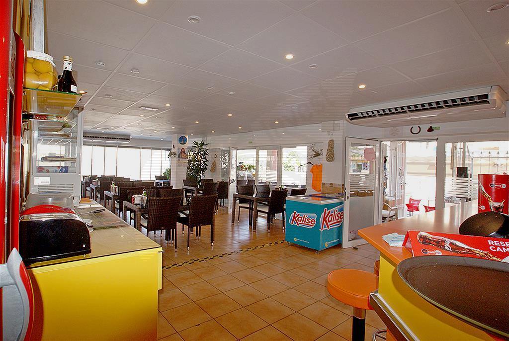 Local comercial-bar restaurante con terraza,