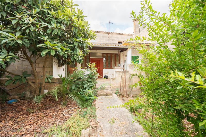 Haus mit Garten im Erdgeschoss von ca. 490m2,