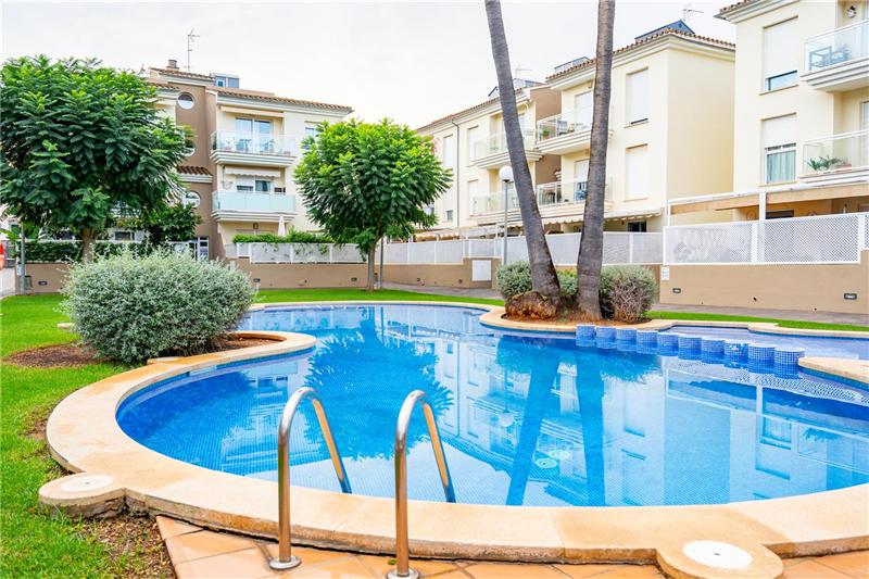Wohnung in Wohnanlage mit Gemeinschaftspool,