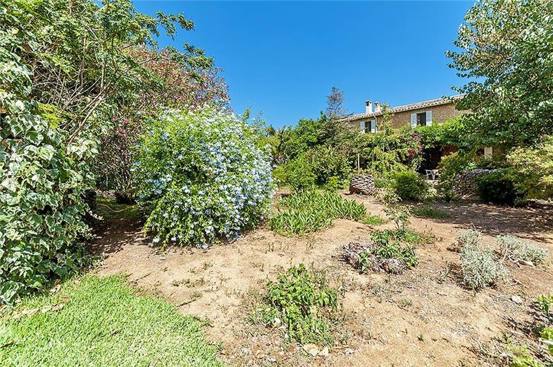 Finca rústica en solar de 21.000 m2 aprox. todo legal y agua propia,