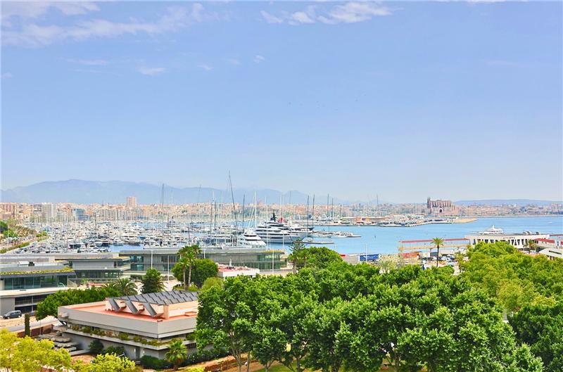 Duplex-Wohnung in einem Neubau in Paseo Maritimo