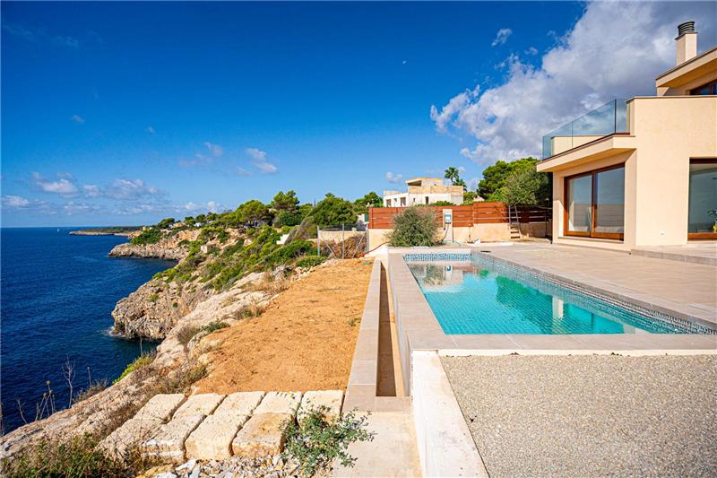 Alquiler. Chalet en construcción en primera línea del mar con solar de 850 m² aprox.