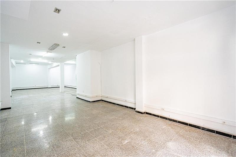 Local comercial en Plaza Barcelona