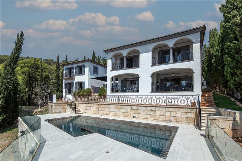 Wonderful luxury villa with sea views in Bendinat