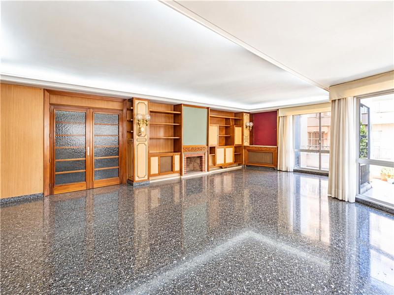 Großzügige Wohnung mit ca. 154 m² in der Gegend Ramblas,